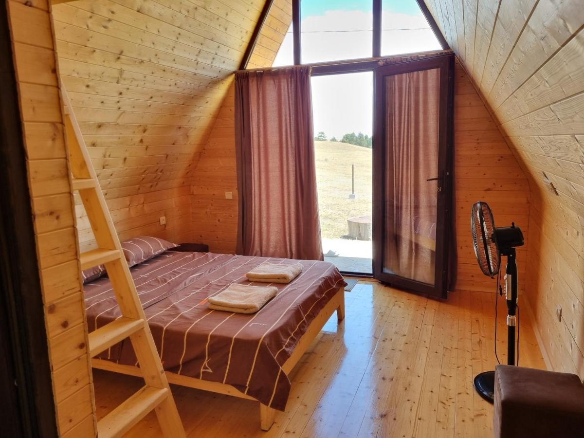 Cottage In Udabno エクステリア 写真