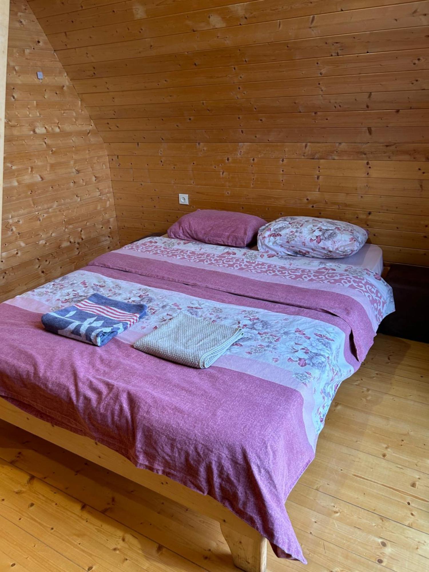 Cottage In Udabno エクステリア 写真